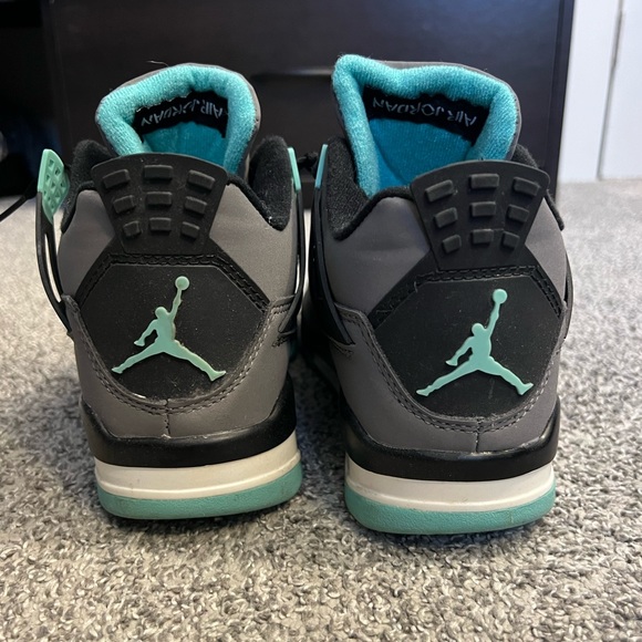 Air Jordan 4 Retro GS ‘Green Glow’ - Picture 3 of 5
